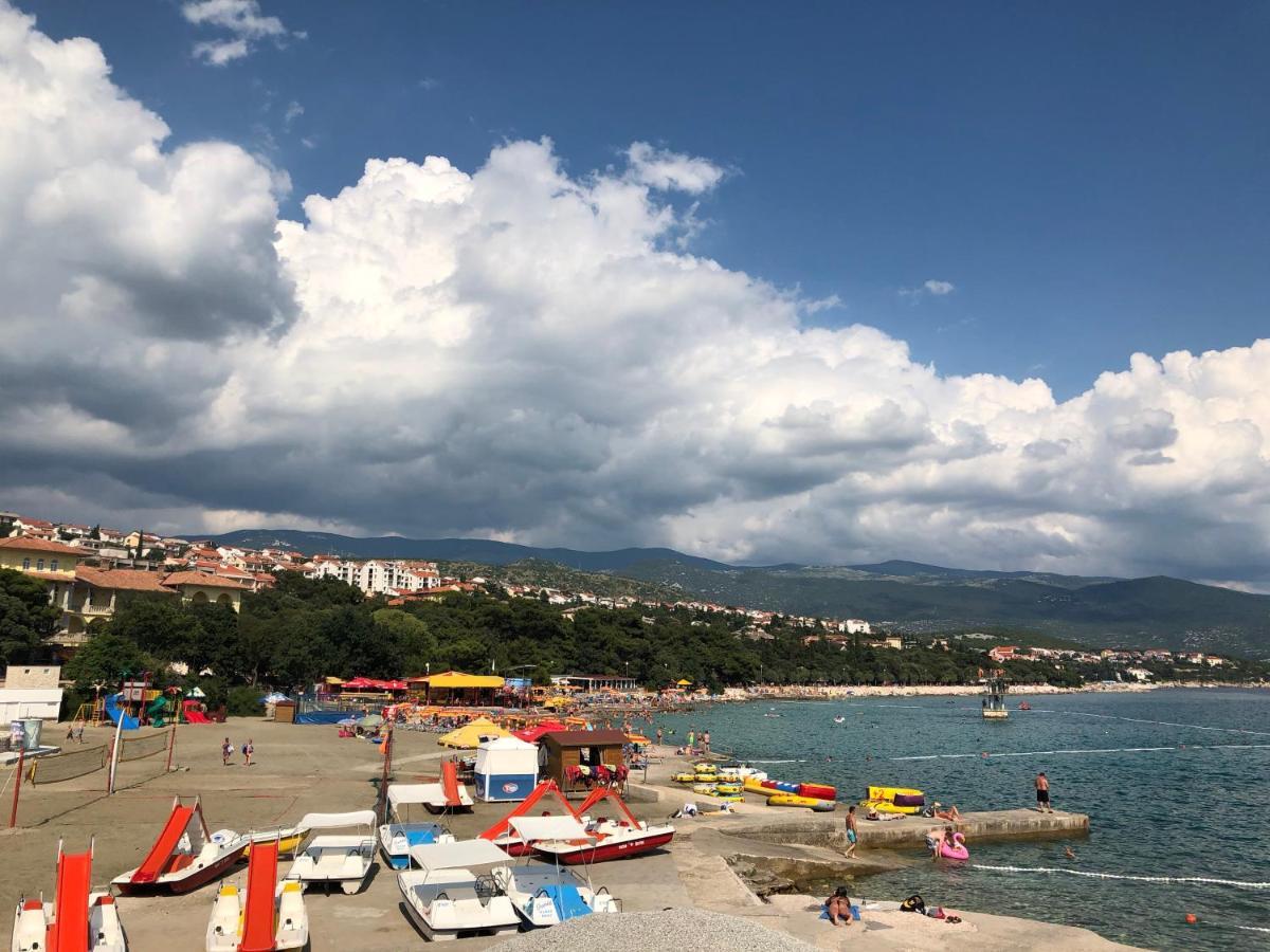 Loft-Beach-Apartments Ratko Novi Vinodolski Ngoại thất bức ảnh